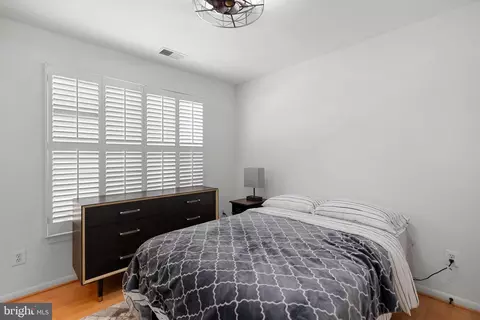 Bedroom - 1215 V St NW, Washington, DC 20009 photo 3 of 4