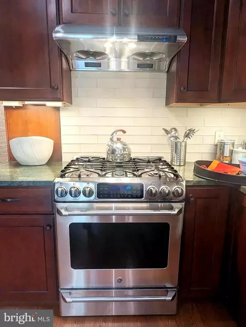 241 12th St SE, Washington, DC 20003 photo 15