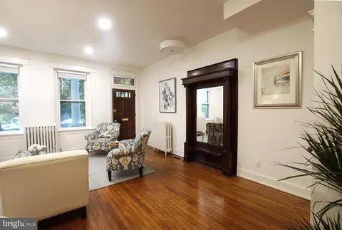 241 12th St SE, Washington, DC 20003 photo 3