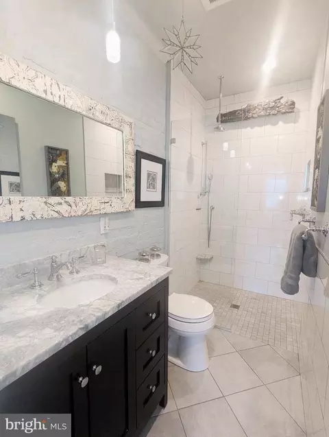241 12th St SE, Washington, DC 20003 photo 29