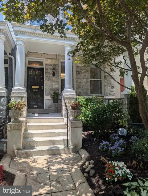 241 12th St SE, Washington, DC 20003