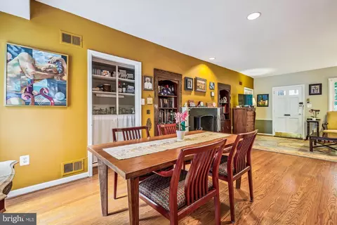 925 G St SE, Washington, DC 20003 photo 8