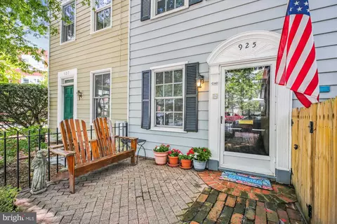 925 G St SE, Washington, DC 20003