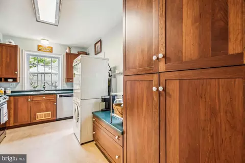 925 G St SE, Washington, DC 20003 photo 12