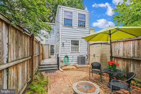 925 G St SE, Washington, DC 20003 photo 27