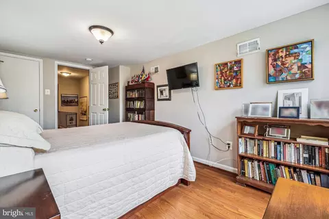 925 G St SE, Washington, DC 20003 photo 22