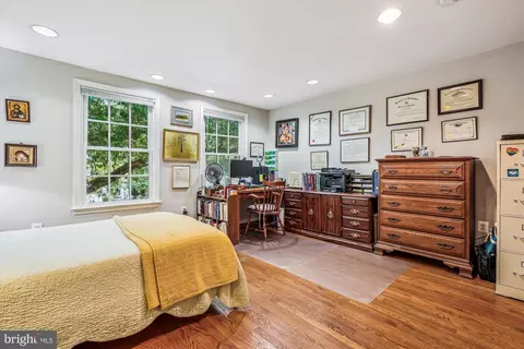 925 G St SE, Washington, DC 20003 photo 19