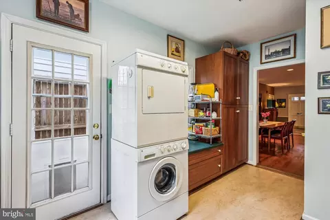 925 G St SE, Washington, DC 20003 photo 14
