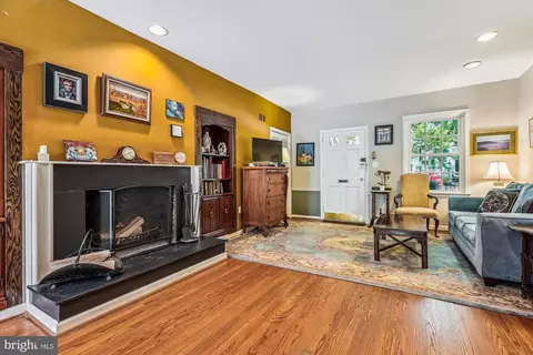 925 G St SE, Washington, DC 20003 photo 3