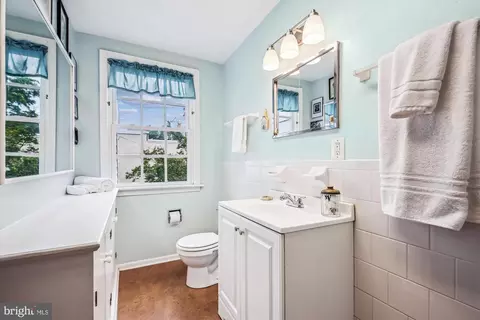 925 G St SE, Washington, DC 20003 photo 24