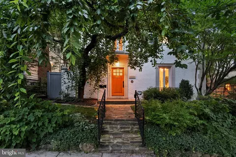 3518 35th St NW, Washington, DC 20016