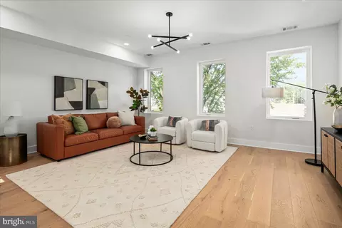 Living - 1008 4th St NE #2, Washington, DC 20002 photo 2 of 4