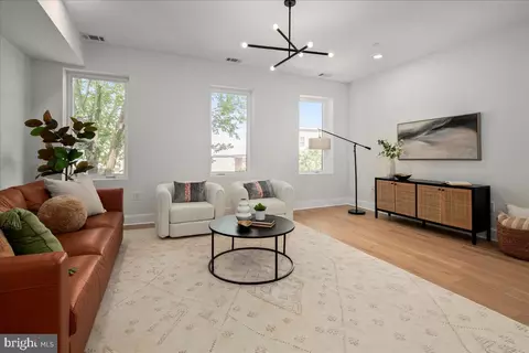 Living - 1008 4th St NE #2, Washington, DC 20002 photo 3 of 4