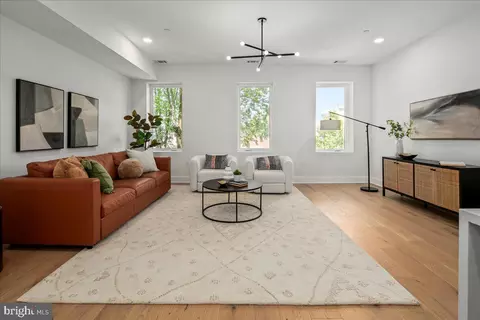 Living - 1008 4th St NE #2, Washington, DC 20002 photo 1 of 4