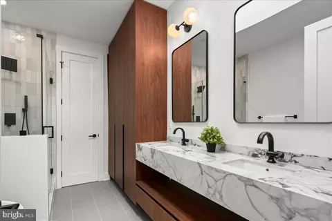Bath - 1008 4th St NE #2, Washington, DC 20002 photo 2 of 9