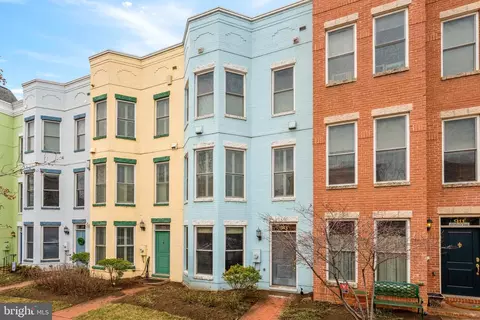 913 4th St SE, Washington, DC 20003