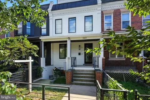 1364 Newton St NW #1, Washington, DC 20010