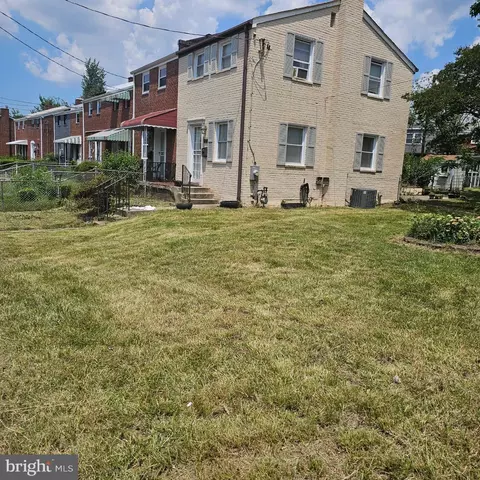 4360 G St SE, Washington, DC 20019