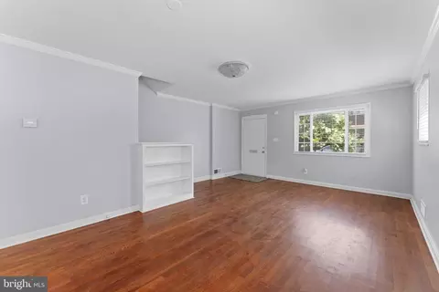 Living - 821 Oglethorpe St NE, Washington, DC 20011 photo 4 of 6