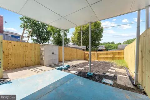 Exterior - 821 Oglethorpe St NE, Washington, DC 20011 photo 4 of 6