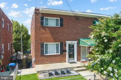 821 Oglethorpe St NE, Washington, DC 20011