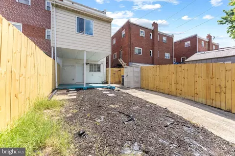 Exterior - 821 Oglethorpe St NE, Washington, DC 20011 photo 5 of 6