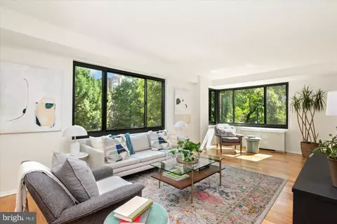 5410 Connecticut Ave NW #302, Washington, DC 20015