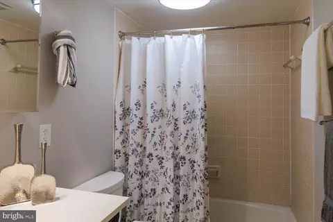 Bath - 210 13th St SE, Washington, DC 20003 photo 2 of 3