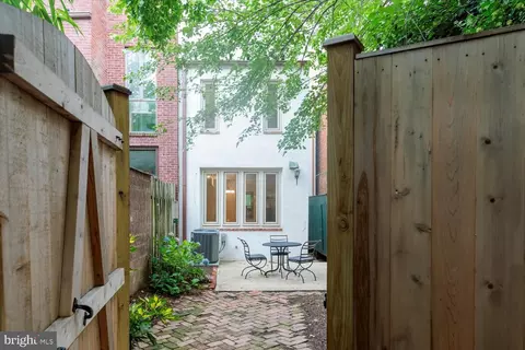 Exterior - 210 13th St SE, Washington, DC 20003 photo 5 of 8