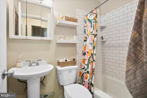 Bath - 304 2nd St SE, Washington, DC 20003 photo 2 of 7