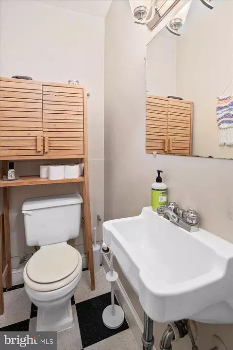 Bath - 304 2nd St SE, Washington, DC 20003 photo 1 of 7