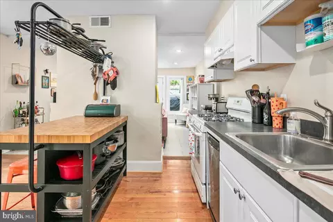 Kitchen - 304 2nd St SE, Washington, DC 20003 photo 5 of 15