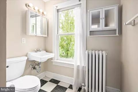 Bath - 304 2nd St SE, Washington, DC 20003 photo 6 of 7