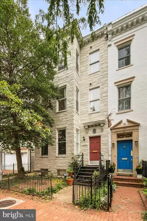 Exterior - 304 2nd St SE, Washington, DC 20003 photo 6 of 7