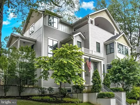 4964 Eskridge Ter NW, Washington, DC 20016