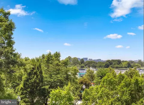 525 Water St SW #316, Washington, DC 20024