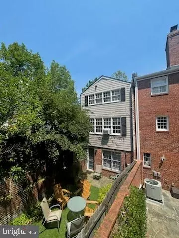 1431 36th St NW, Washington, DC 20007 photo 6