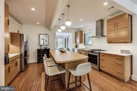1819 D St SE, Washington, DC 20003 photo 8
