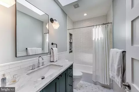 1819 D St SE, Washington, DC 20003 photo 27