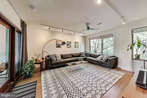 1819 D St SE, Washington, DC 20003 photo 13