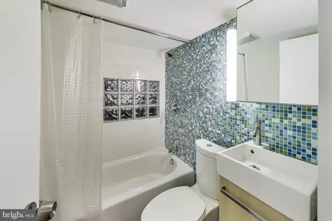 1819 D St SE, Washington, DC 20003 photo 34