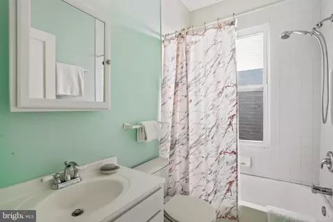 628 A St NE, Washington, DC 20002 photo 20