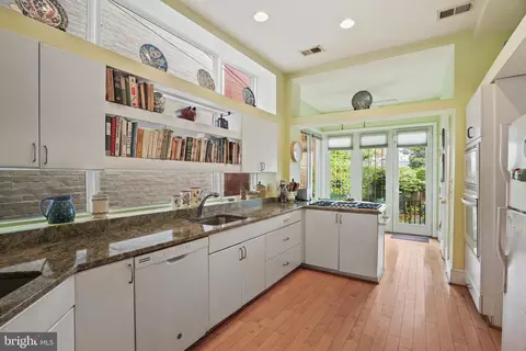 628 A St NE, Washington, DC 20002 photo 6