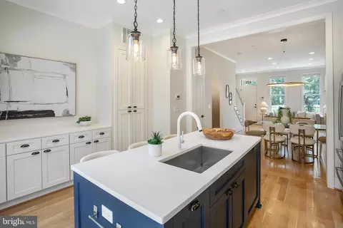 420 13th St SE, Washington, DC 20003 photo 13