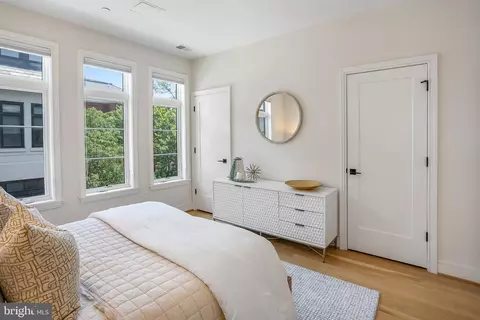 420 13th St SE, Washington, DC 20003 photo 18