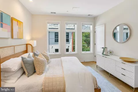420 13th St SE, Washington, DC 20003 photo 17