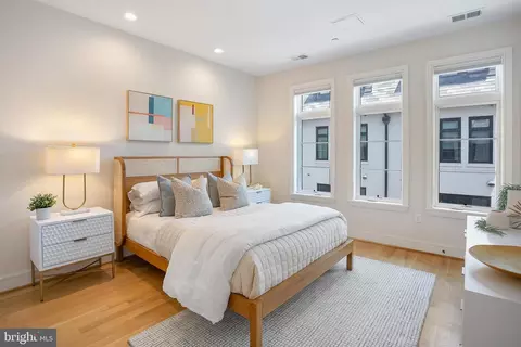 420 13th St SE, Washington, DC 20003 photo 16