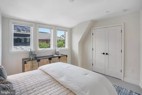 420 13th St SE, Washington, DC 20003 photo 31