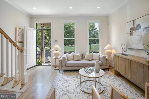 420 13th St SE, Washington, DC 20003 photo 2