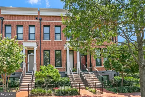 420 13th St SE, Washington, DC 20003